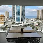 2 Bedroom Great Ocean Views In Heart Of Surfers Paradise