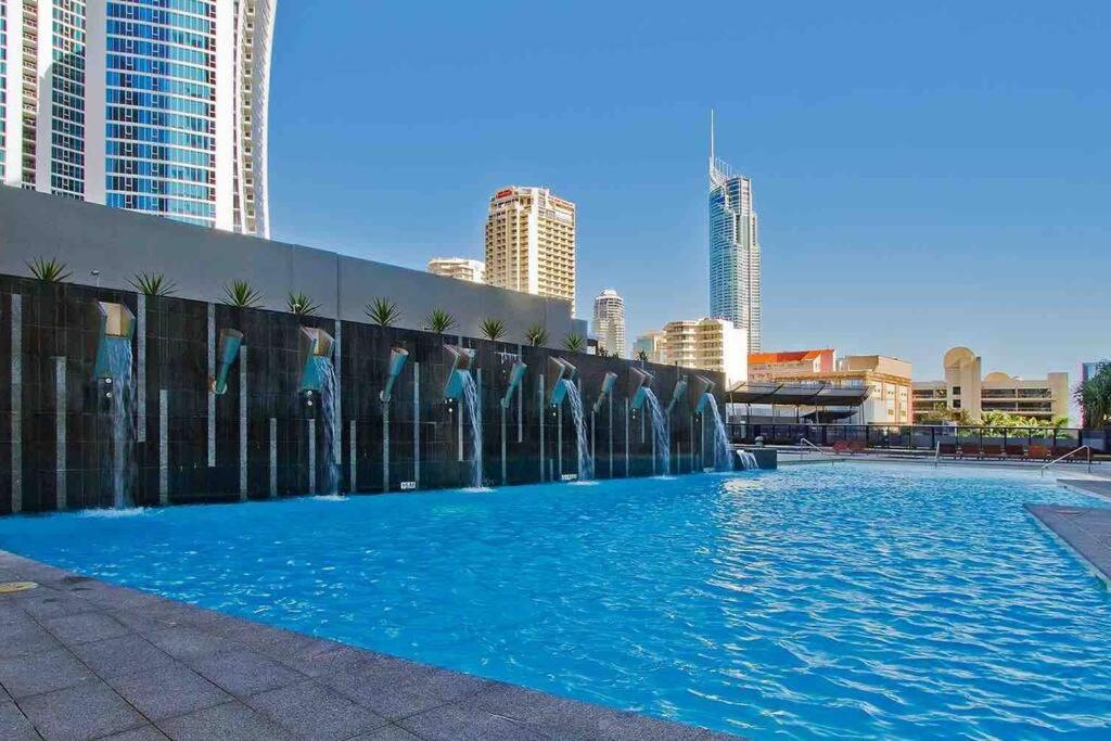 2 Bedroom Great Ocean Views In Heart Of Surfers Paradise Apartment Gold Coast