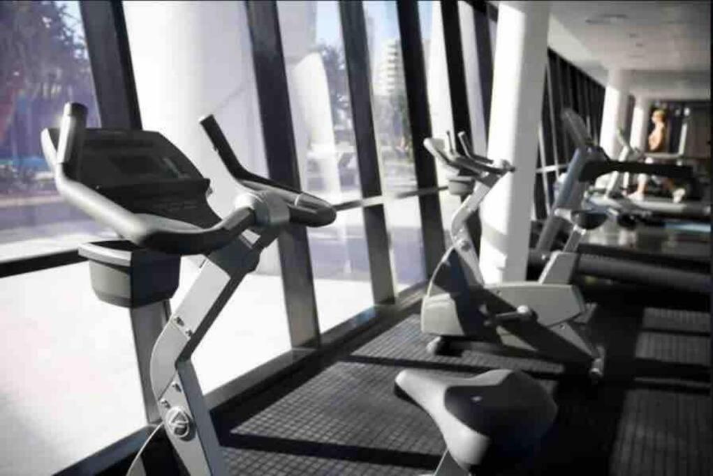 2 Bedroom Great Ocean Views In Heart Of Surfers Paradise * Gold Coast
