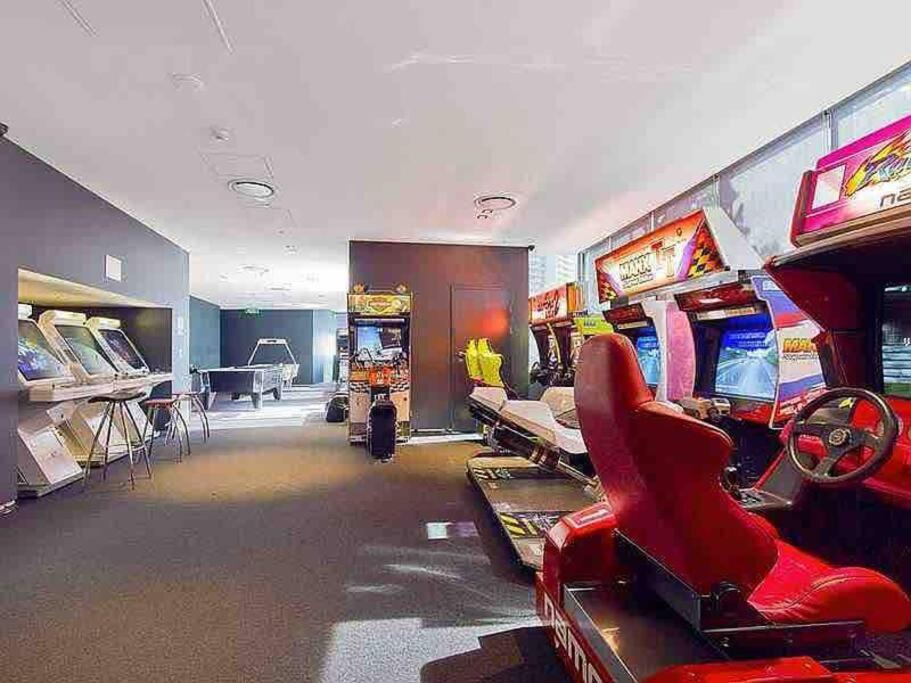 Apartment 2 Bedroom Great Ocean Views In Heart Of Surfers Paradise Gold Coast