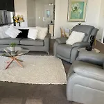 2 Bedroom Great Ocean Views In Heart Of Surfers Paradise